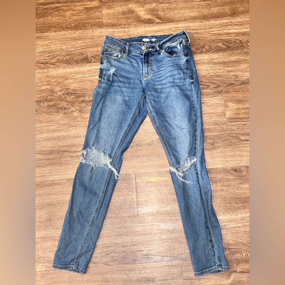Old Navy Distressed Skinny Jeans - Size 4